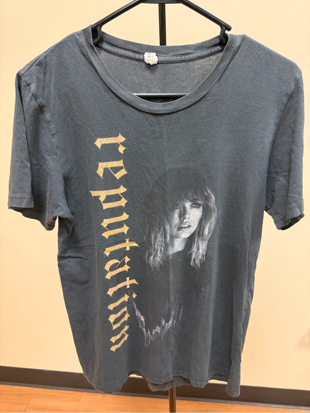 Taylor Swift Reputation Stadium Tour Official Merch T-Shirt - S